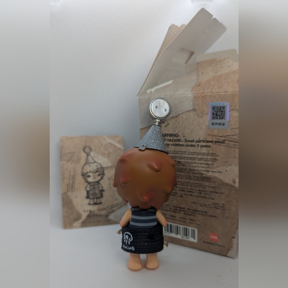 POP MART Hirono Echo Series Figures - Get Lucky - Picture 3 of 3